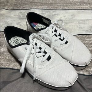 Tom’s Canvas Platform Tennis Shoes